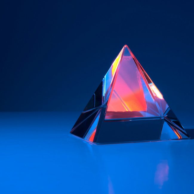 triangular red and blue triangle illustration